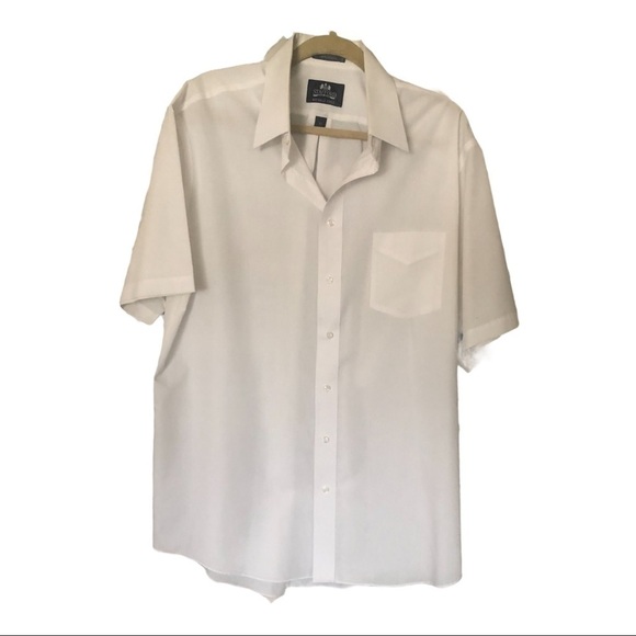 Beautiful Men's Summer Button Up White Shirt. Short sleeve - Picture 2 of 4